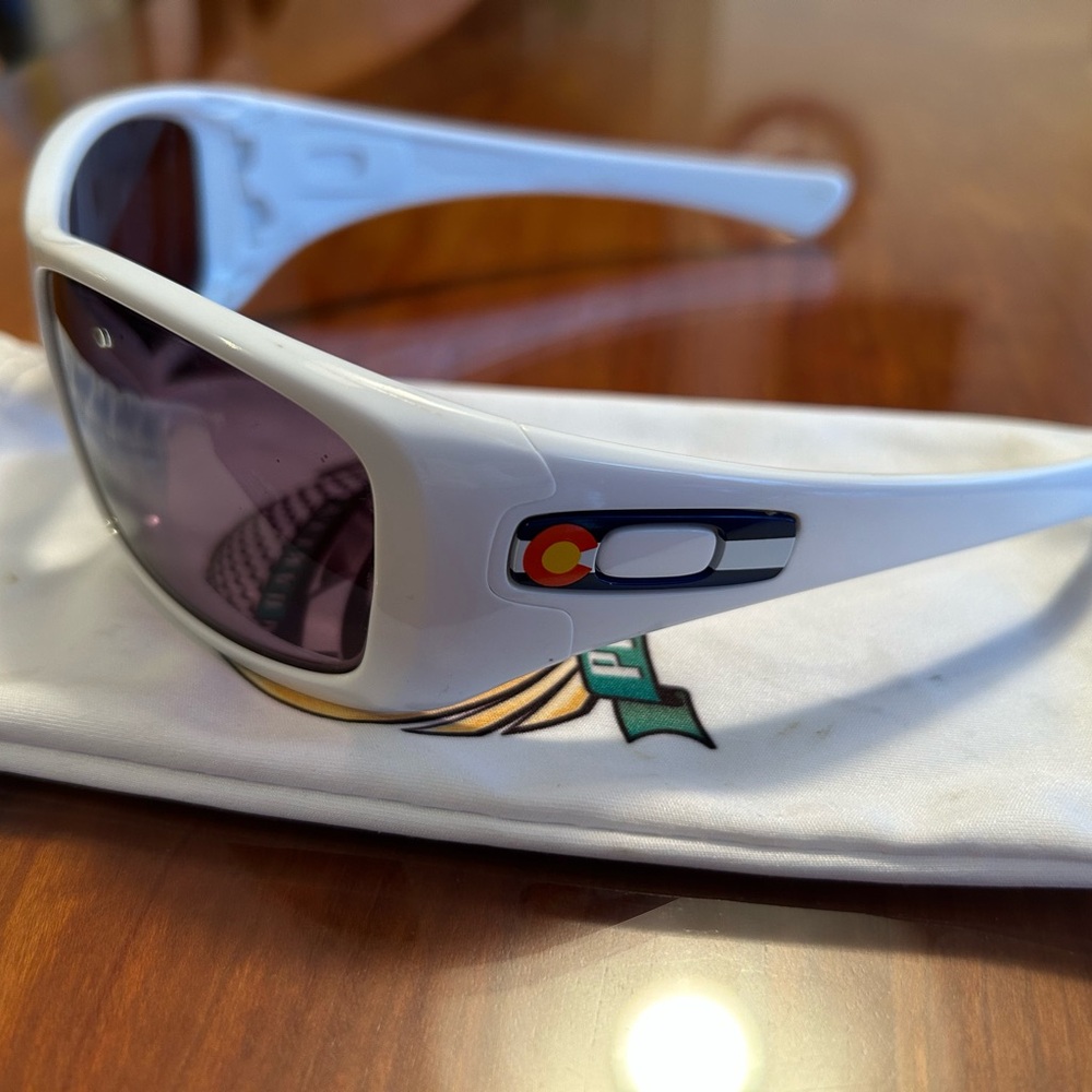🆕 Oakley Hijinx Colorado Flag Sunglasses